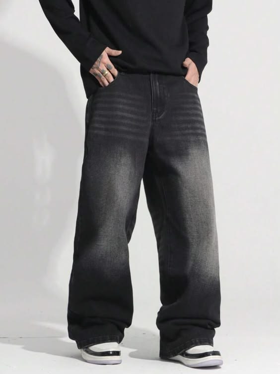 Men baggy black jeans 90s fit front view