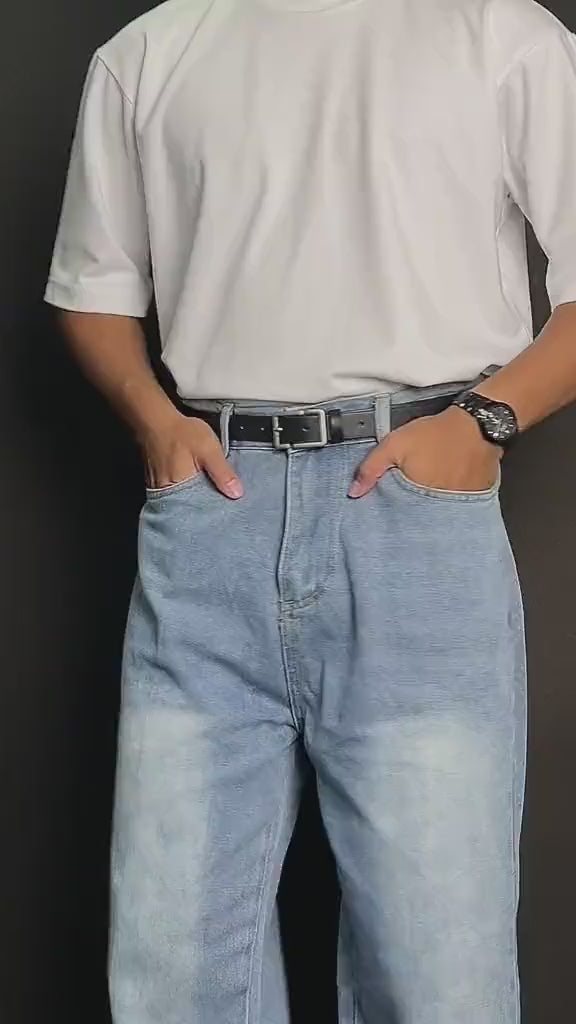 Men wearing baggy blue jeans streetwear